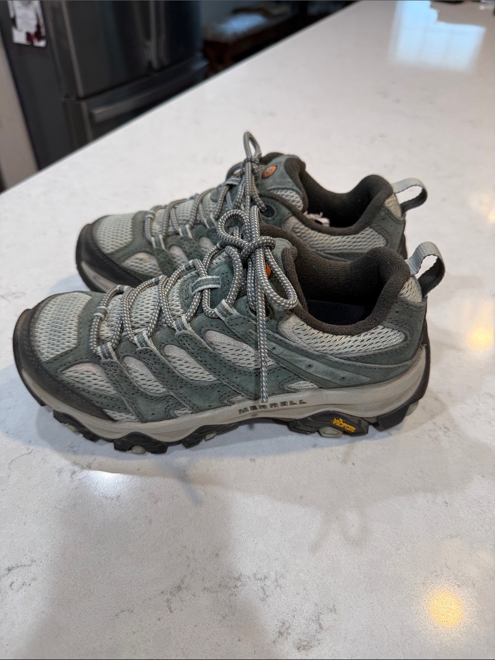 Merrell Women's Moab 3 Hiking Shoe Size 7 Great Condition